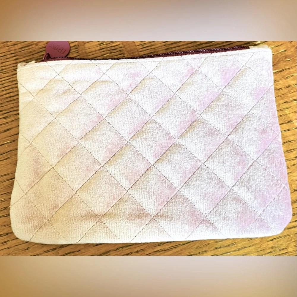 Ipsy makeup bag with SURPRISE piece of jewelry soft mauve New